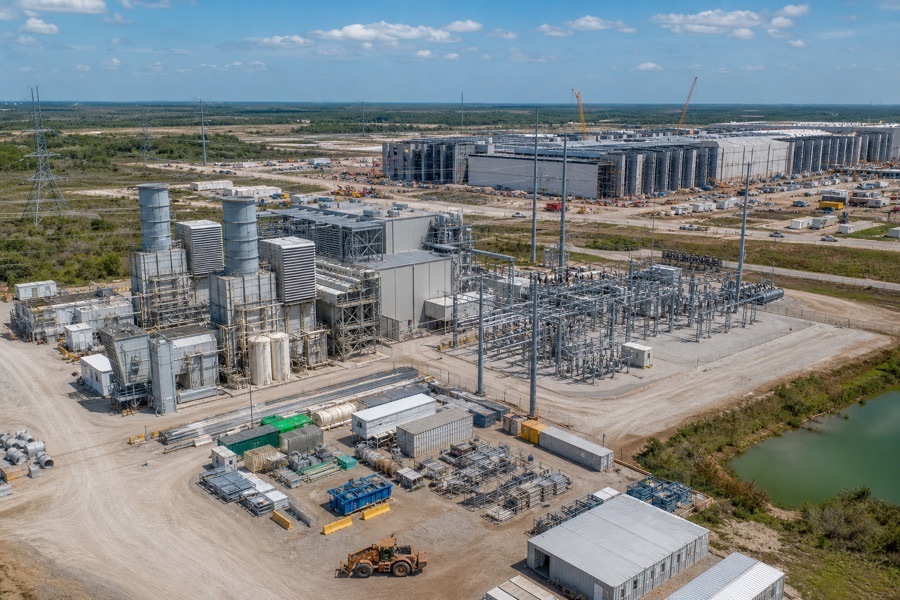Texas industrial jobsite with vendor service equipment and temporary site support